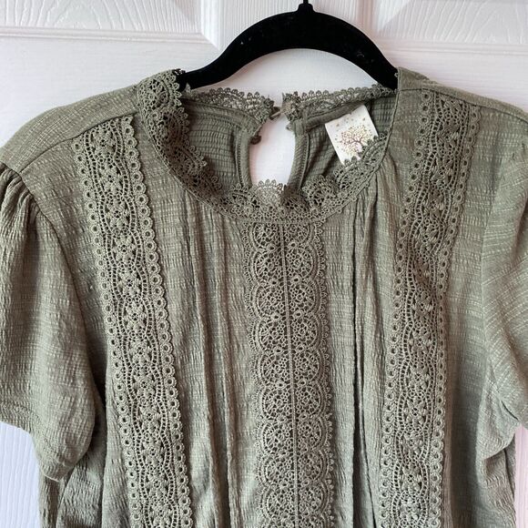 Self Esteem Blouse Women’s Size Small Short Sleeve Tie Bottom Lace Keyhole Green - Picture 3 of 11